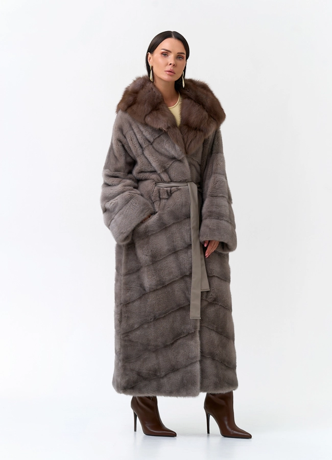 Длинная шуба из меха норки с капюшоном из меха куницы модель № 29252 универмаг малина фото