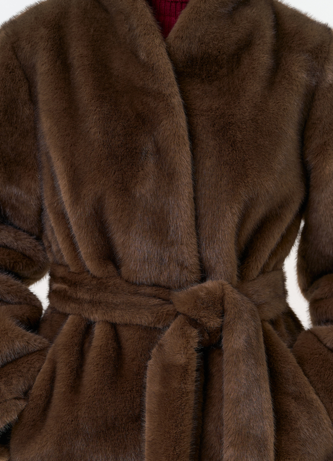 Женская шуба из эко меха с поясом модель № 31252 универмаг малина