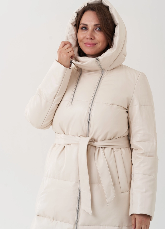 фото Пуховик из эко кожи молочного цвета с капюшоном модель № 25711