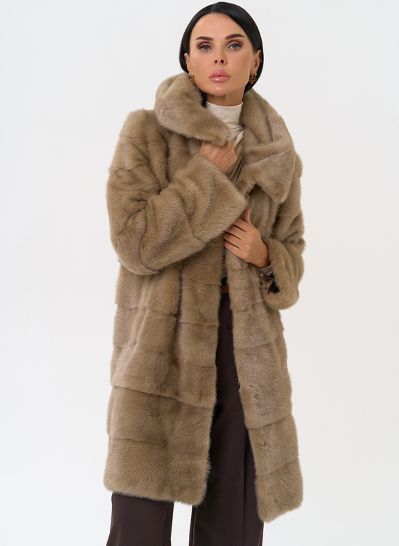 Поперечная норковая шуба с капюшоном