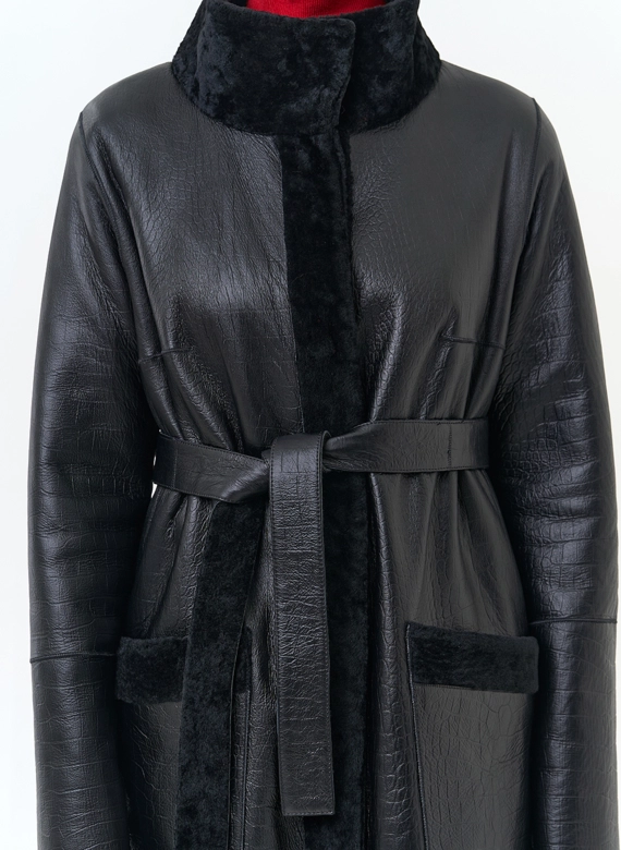Женская двухсторонняя дубленка с поясом фото