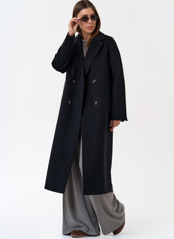 Женское пальто с английским воротником