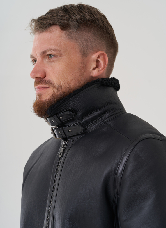 Мужская дубленка черного цвета 