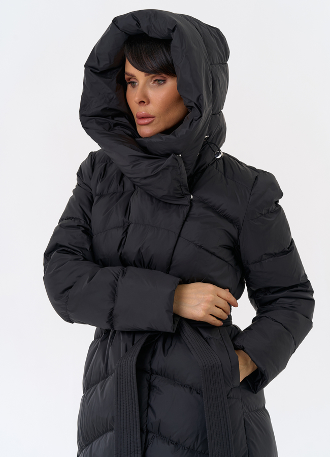 Женский длинный пуховик черного цвета с капюшоном модель № 31968 универмаг малина