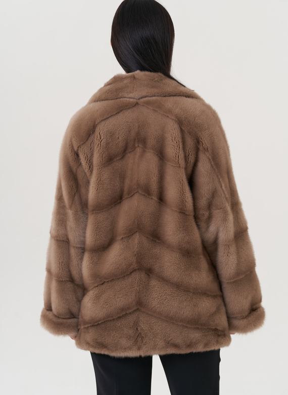 Шуба из норки с английским воротником 