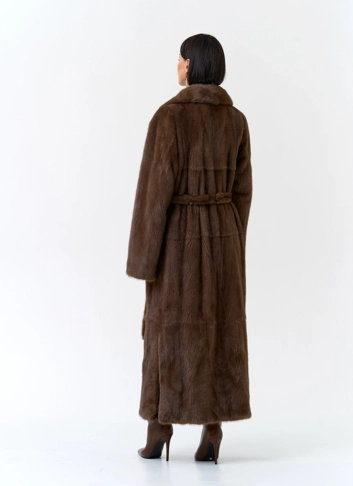 Длинная шуба из меха норки с поясом