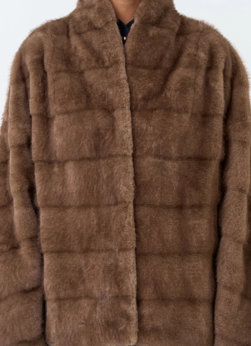 Женская шуба из эко меха фото