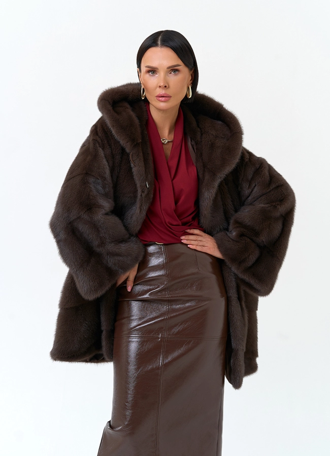 Женская шуба из меха норки с капюшоном модель № 34400 универмаг малина фото