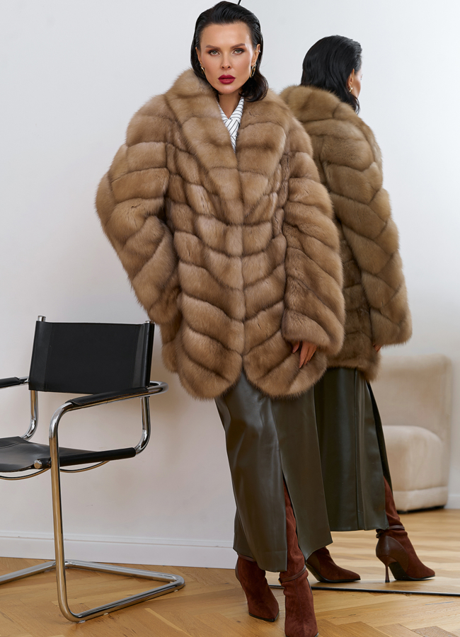 Женская шуба из куницы с воротником шаль модель № 31728 меха малина