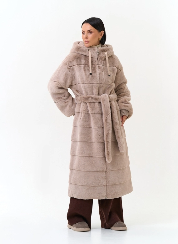 Женская шуба из эко меха с капюшоном фото