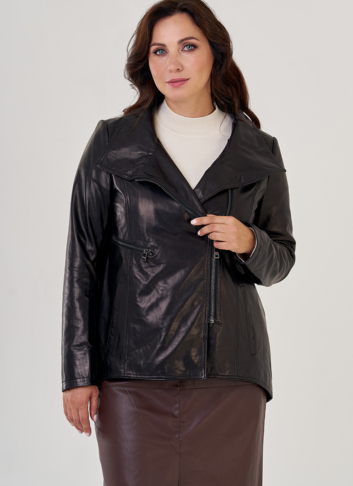 Кожаная куртка на молнии в черном цвете
