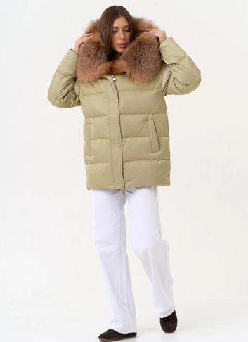 Женский пуховик с отделкой из меха рыжей лисы