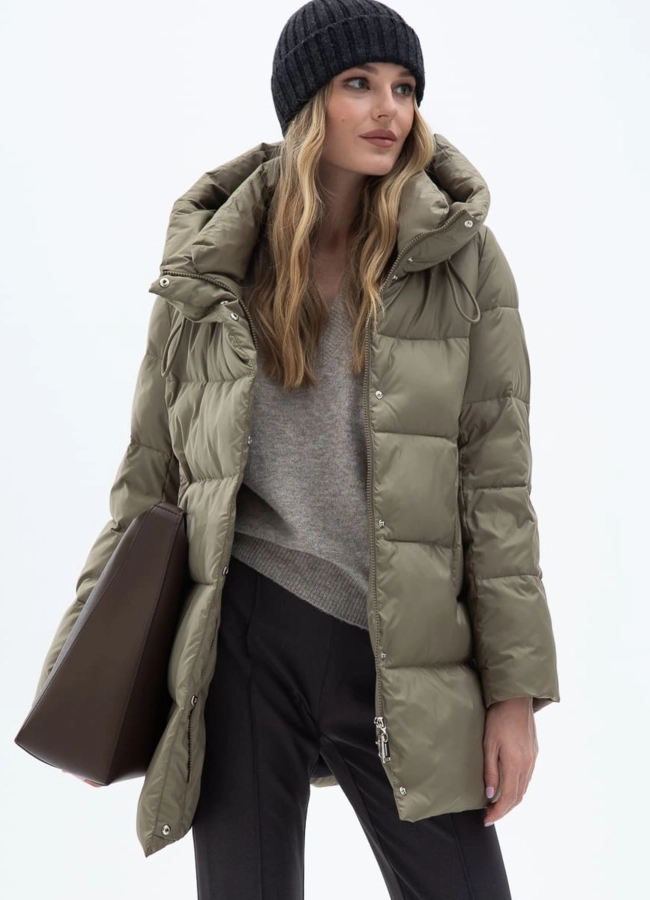Женский пуховик с капюшоном модель № 31147 меха малина