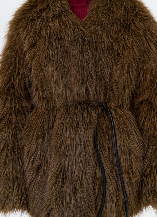 Женская шуба из эко меха с декоративным поясом модель № 31263 универмаг малина