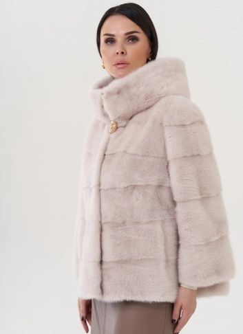 Шуба из норки с капюшоном Шуба из норки с капюшоном