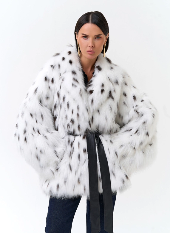 Шуба из меха лисы с инкрустацией под рысь